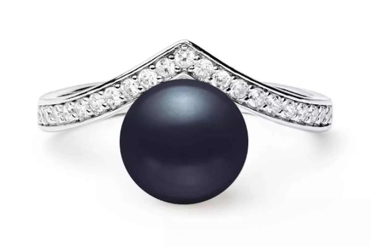 Eleganter Ring mit schwarzer Perle 7.5-8 mm in V-förmiger Zirkonia-Einfassung, 925er, Gaura Pearls, Estland